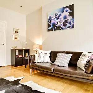 https://bright-royal-mile-apartment.edinburghhotelsuk.org